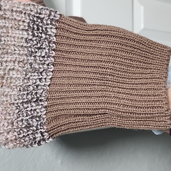 CELEBRITY PINK CARDIGAN SWEATER WITH BUTTON - Picture 9 of 17